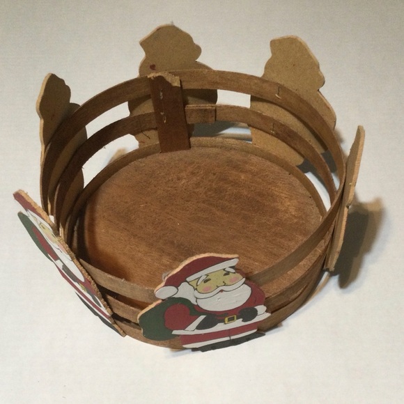 Vintage Painted Wooden Santa Basket - Picture 3 of 5
